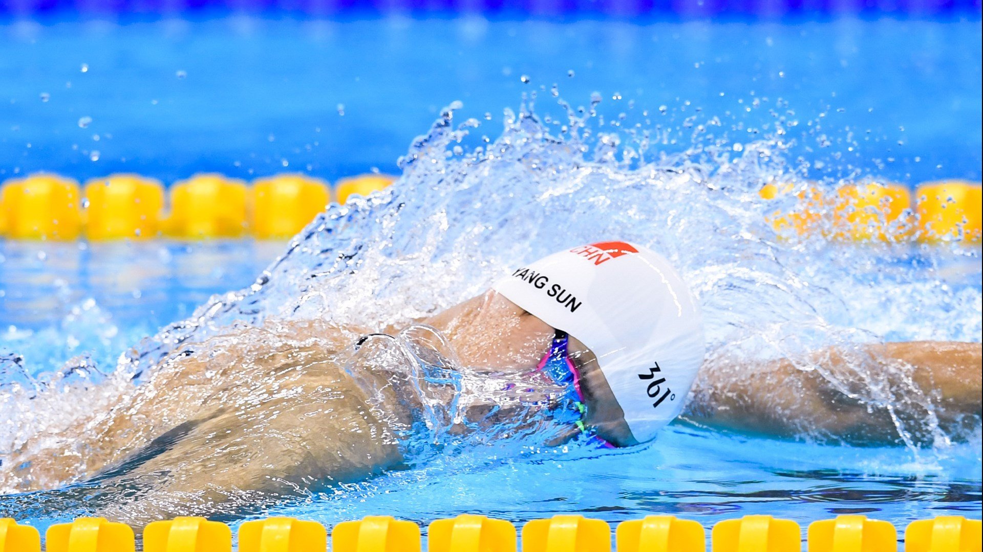 _夜光跑：在灯火辉煌中畅享运动乐趣_，夜光跑道是什么意思