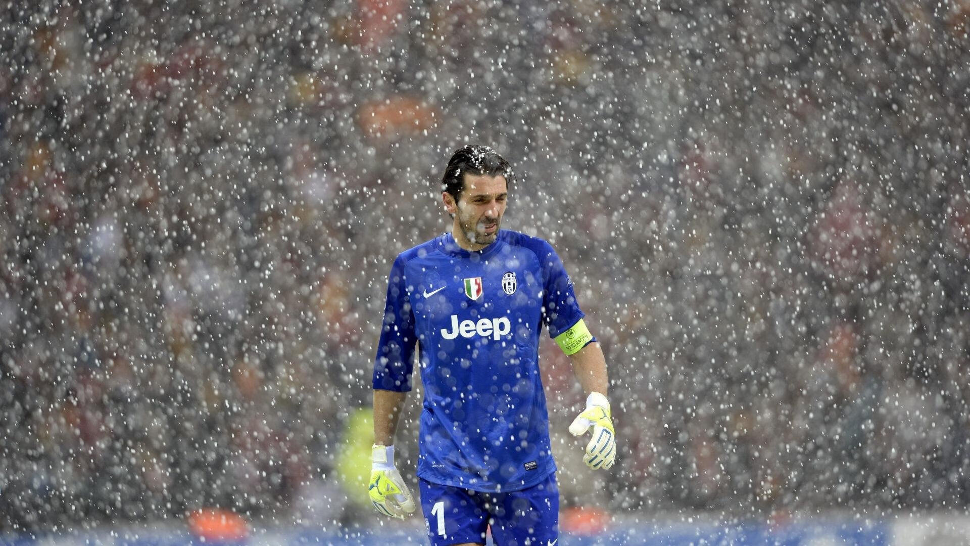 《虚拟偶像与电竞深度融合,跨界合作频繁》,虚拟偶像线下