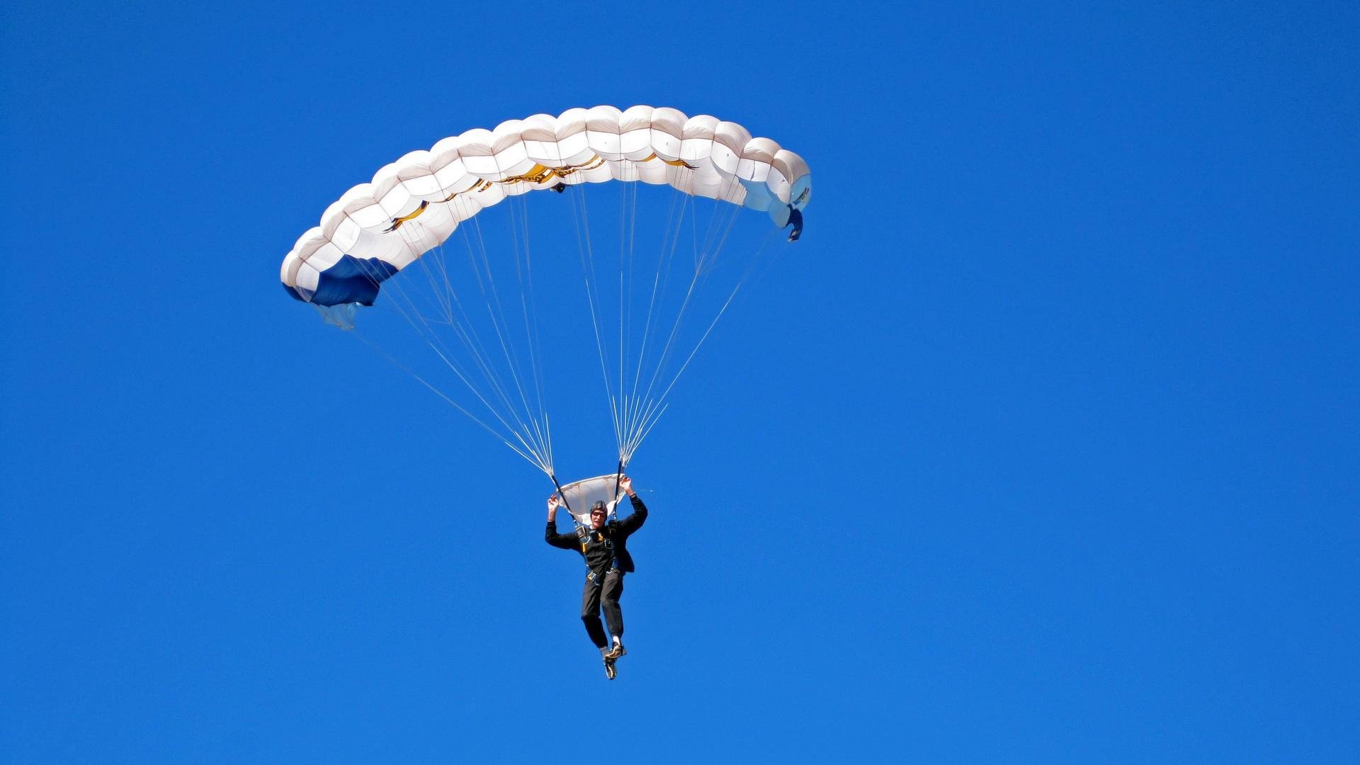 太阳首次尝试虚拟现实战术演练，科技融入训练，太阳模拟授课