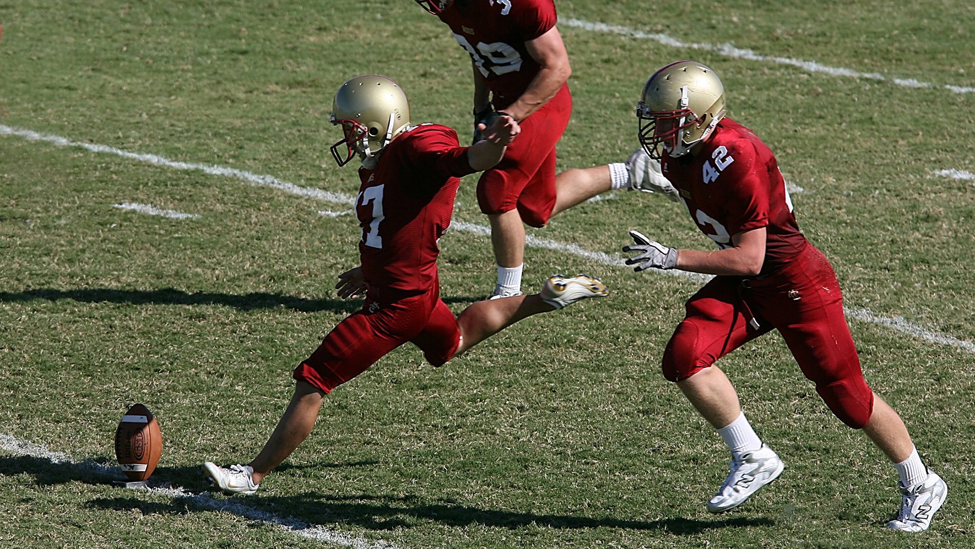 未来“足球巨星”崭露头角：新星闪耀欧冠舞台，足坛未来巨星
